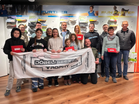 Dobeli_Seetal_Trophy_2024_Preisubergabe_GewinnerInnen_INTERSPORT-Dobeli_Seon_Region_Lenzburg_Seetal_Running_Fitness_Outdoor_Wandern_Ski_Snowboard_3.png