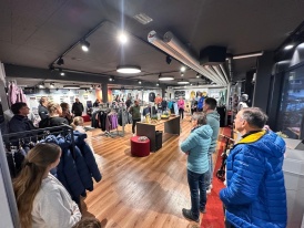 Dobeli_Seetal_Trophy_2024_Preisubergabe_GewinnerInnen_INTERSPORT-Dobeli_Seon_Region_Lenzburg_Seetal_Running_Fitness_Outdoor_Wandern_Ski_Snowboard_5_1737377936.jpg